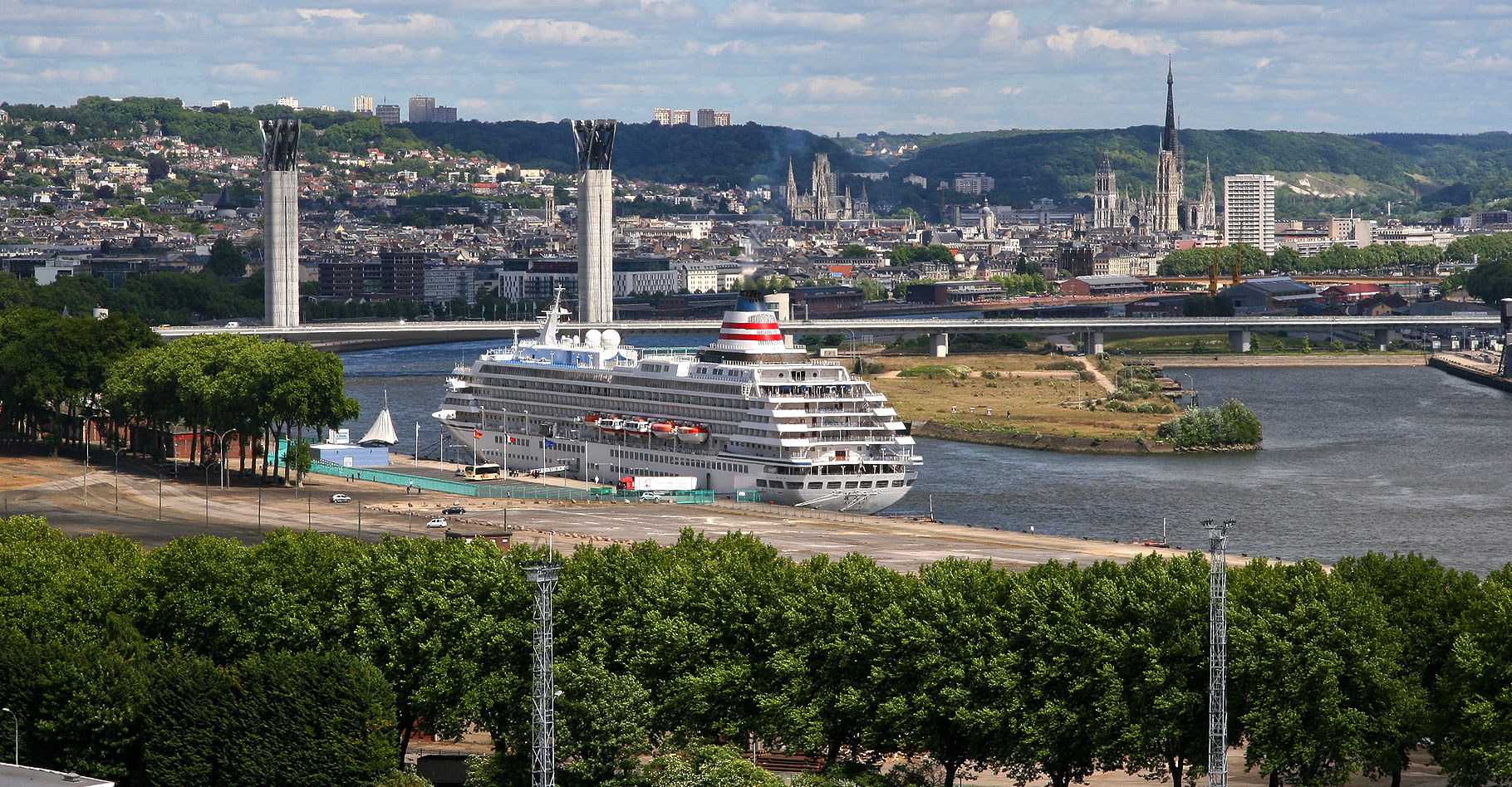 Rouen Harbour Image